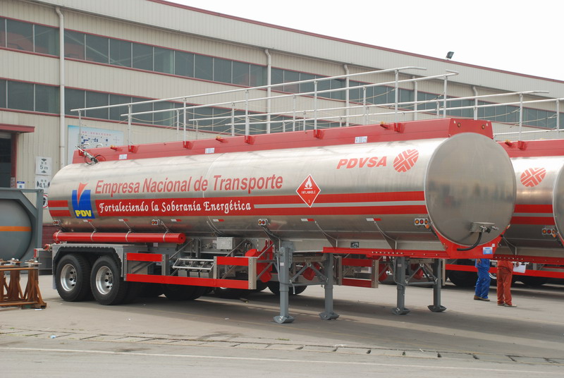10 Two-axle Tank trailer.JPG